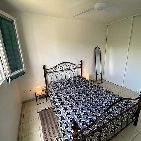 Appartement - Vue Mer Et Montagne Сен-Лу Екстериор снимка
