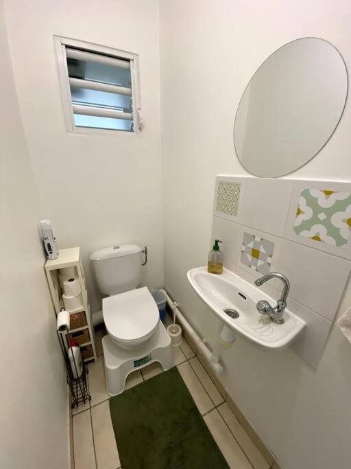 Appartement - Vue Mer Et Montagne Сен-Лу Екстериор снимка