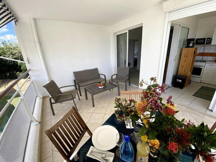 Appartement - Vue Mer Et Montagne Сен-Лу Екстериор снимка