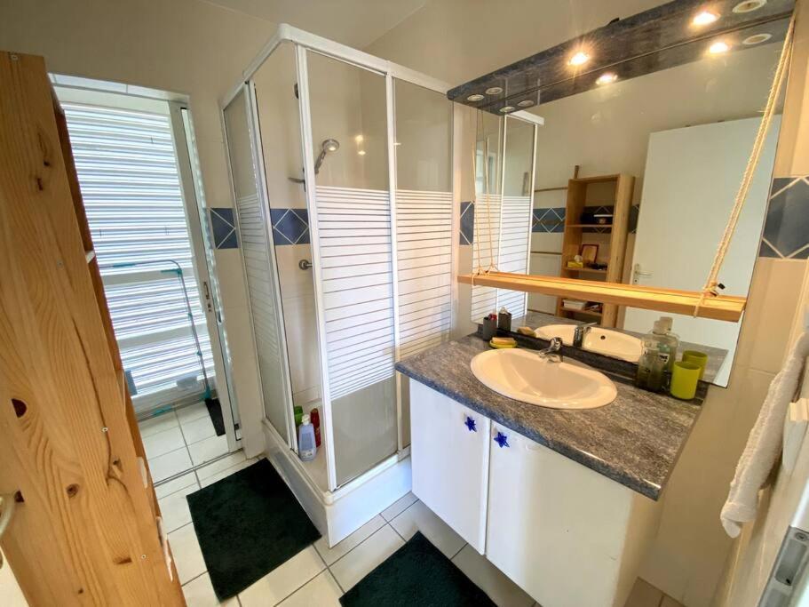 Appartement - Vue Mer Et Montagne Сен-Лу Екстериор снимка