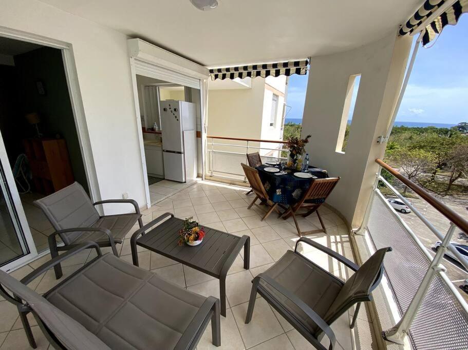 Appartement - Vue Mer Et Montagne Сен-Лу Екстериор снимка
